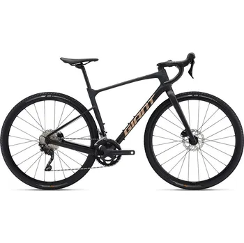 gravel kolo Recenze Giant Revolt Advanced 3 Carbon 2022