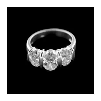 Prsten Stříbrný prsten s kamenem