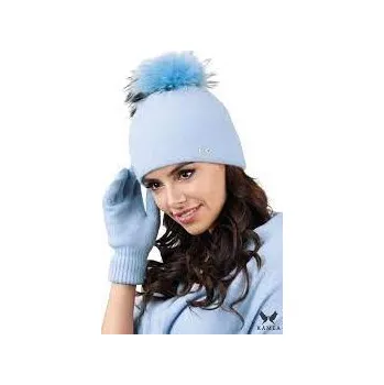 Módní doplněk Dámská čepice¨s kožešinovou bambulí MEDIOLAN-PN modrá - Kamea UNI světle modrá
