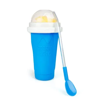 Kelímek na výrobu ledové tříště Squeezy Freezy