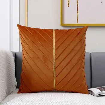 Dekorativní polštářek Elegantní dekorační potah na polštářek se zlatým proužkem Barva: Oranžová