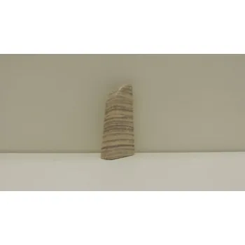 soklová lišta K - Produkt Komponent k liště KP4 - 368 Barva komponentu: Ukončení pravé (na modelu vpravo)