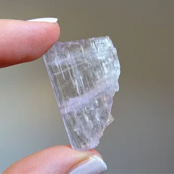 Přírodní kámen Kunzit krystal 7,2 g Přírodní minerály, krystaly