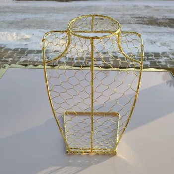 Figurína Zlatý stojan na spodní prádlo - střední