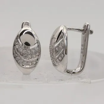 Náušnice Stříbrné náušnice s klasickým zapínáním