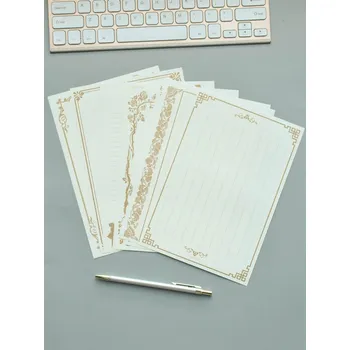 Sada 8 ozdobných listů v různých barvách Barva: bílá