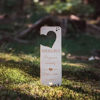 Svatební dekorace Svatební visačka na kliku PŘÍPRAVA NEVĚSTY