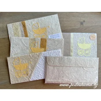 Pod Rukama Dárková obálka zdobená s kartou - kočárek žlutý