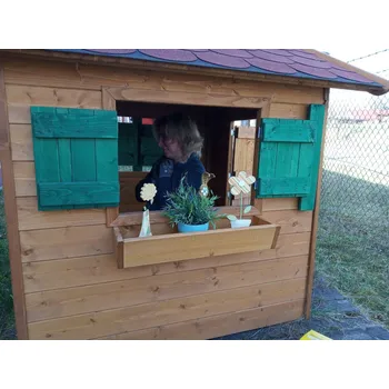 Truhlík DŘEVOSLAV Truhlík pod okno k dětskému domku
