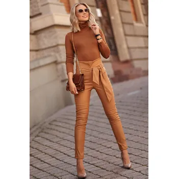 Dámské kalhoty Značkové kožené kalhoty s vysokým pasem a opaskem - M Barva: Hnědá, Velikost: M