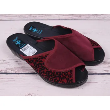 Dámské pantofle Dámské pantofle přezůvky ADANEX 1950 vínové otevřená špice, s leopardím vzorem velikost: 41