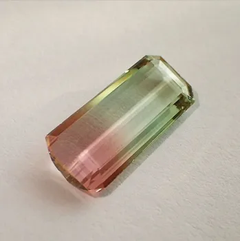 Přírodní kámen Elbait (turmalín) z Brazílie 18x8mm Váha: 4.85ct