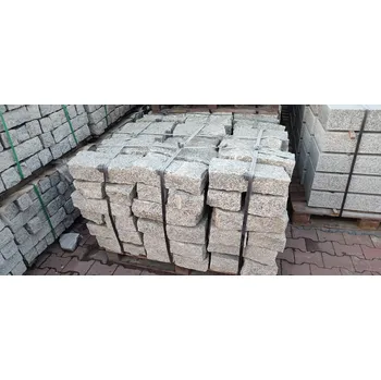 Žulový obrubník G602 štípaný 40x20x10 cm