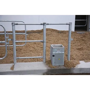 napáječka pro hospodářská zvířata Napájecí žlab Merkur Napájecí žlab Merkur - "FAR"