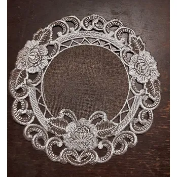 ubrus UBRUS vyšívaný prům. 19cm