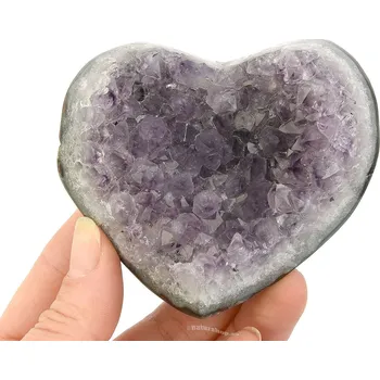 Přírodní kámen Srdce z přírodního ametystu z Brazílie 240g