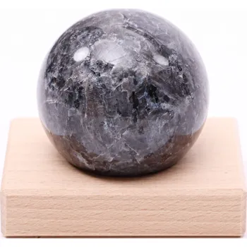 Drahý kámen Magieprirody.cz Gabro koule 58 mm 260g přírodní kámen + dřevěný podstavec #C541