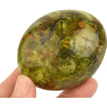 Přírodní kámen Zelený opál z Madagaskaru 140g