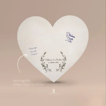 Svatební dekorace Dřevěná cedule na podpisy s gravírováním jmen a data svatby SRDCE - KVÍTÍ Rozměr: 40 x 40 cm