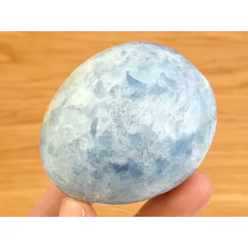 Přírodní kámen Kalcit modrý leštěný z Madagaskaru 175g