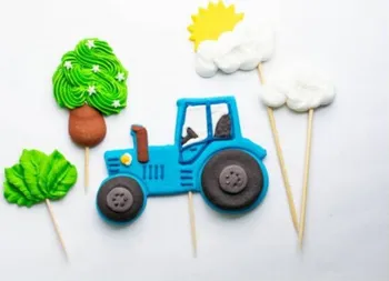 Jedlá dekorace na dort K Decor Cukrová figurka zápich do dortu traktor