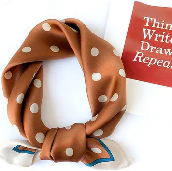 Šátek Hedvábný šátek hnědý s krémovými puntíky 53x53 cm v dárkovém balení, HEDVÁBNÝ SVĚT