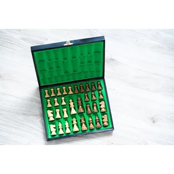 Šachy Francouzské akátové šachové figurky v černé dřevěné krabičce + doprava zdarma