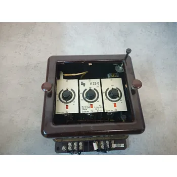 Relé ZPA Staré retro napěťové relé V32-0 400V 50Hz v pouzdře