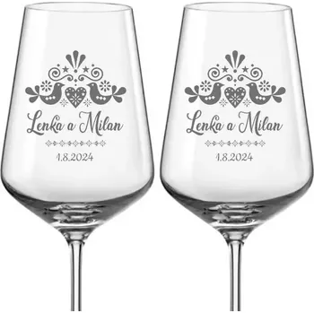 Sklenice Svatební skleničky na víno Folklor se jmény a datem svatby, 2 ks (Do poznámky v nákupním košíku napište jména novomanželů a datum svatby)