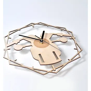 Žertovný předmět Motorka - dřevěné nástěnné hodiny s gravírováním