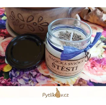 Svíčka Magická svíčka ze sojového vosku Štěstí (Přírodní svíčka ze sojového vosku pro přivolání štěstí. Vyrobená ručně dle magických pravidel. Vonná dárková svíčka vhodná i jako milý dárek pro osobu, které přejete štěstí. Při jeho spalování nevznikají karcinogen
