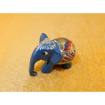 Ručně malovaná soška slona z pryskyřice Bawah Biru