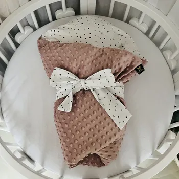 Zavinovačka MIMOUŠEK Péřová zavinovačka / černé tečky sépiová Velikost zavinovačky: 80x80 cm, Varianta péřové zavinovačky: péřová výplň + povlak zavazování páskem