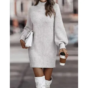 Dámské šaty Elegantní hřejivé dámské pletené šaty s nízkým rolákem Barva: Bílá, Velikost: S