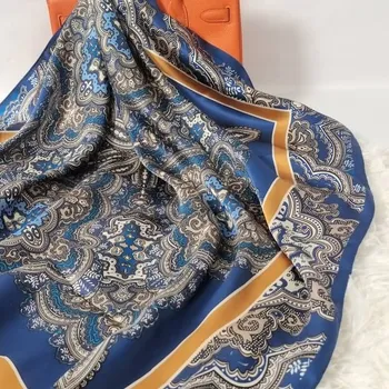 Šátek HEDVÁBNÝ SVĚT Modré ornamenty zlatá