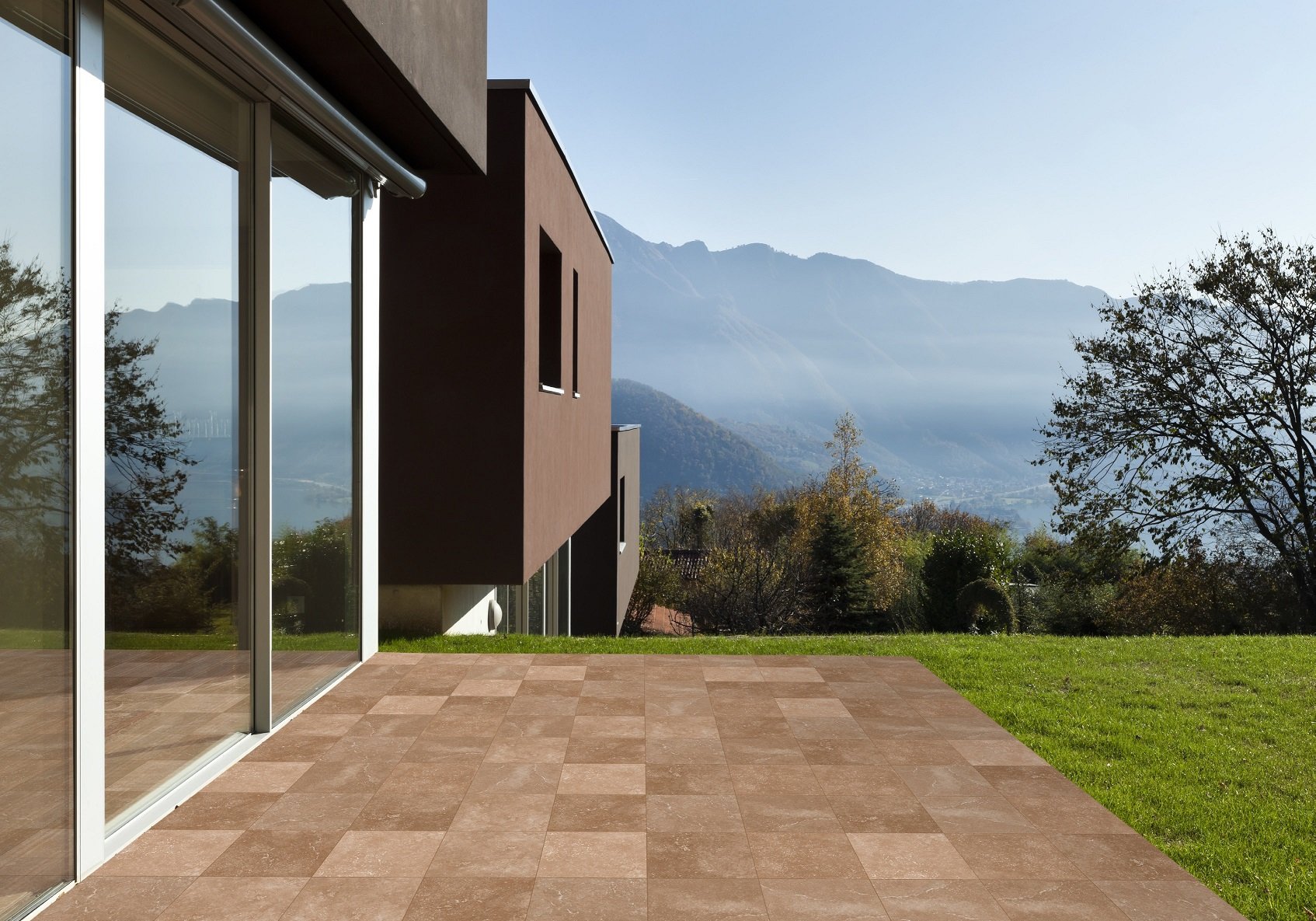 EXAGRES, S.A. Stone Creme 33x33x1,2 PEI 4,TV 5, R11 schodovka průběžná s nosem tažená mraz.