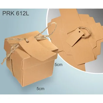 Dárková krabička Krabička na šperky skládací. Materiál papír+provázek. Ozn. PRK 612L. Velikost 5,0x5,0cm. Barva Přírodní s vysačkou.