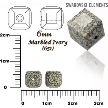 Dětské navlékací korálky SWAROVSKI CUBE Beads 5601/B KERAMICKÉ korálky barva MARBLED IVORY velikost 6mm.
