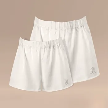 Trenýrky Párové trenky pro mámu a tátu s iniciálami - bílé Velikost pro ni: S, Velikost pro něj: L, Font a barva nitě: Béžová psací se srdíčkem