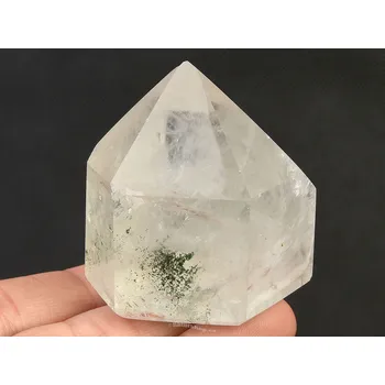 Přírodní kámen Křišťál s inkluzemi broušená špice 137g