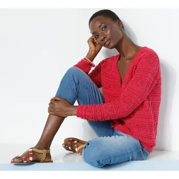 Dámský svetr Ažurový svetr na knoflíčky s výstřihem do ,,V´´ malinová 54