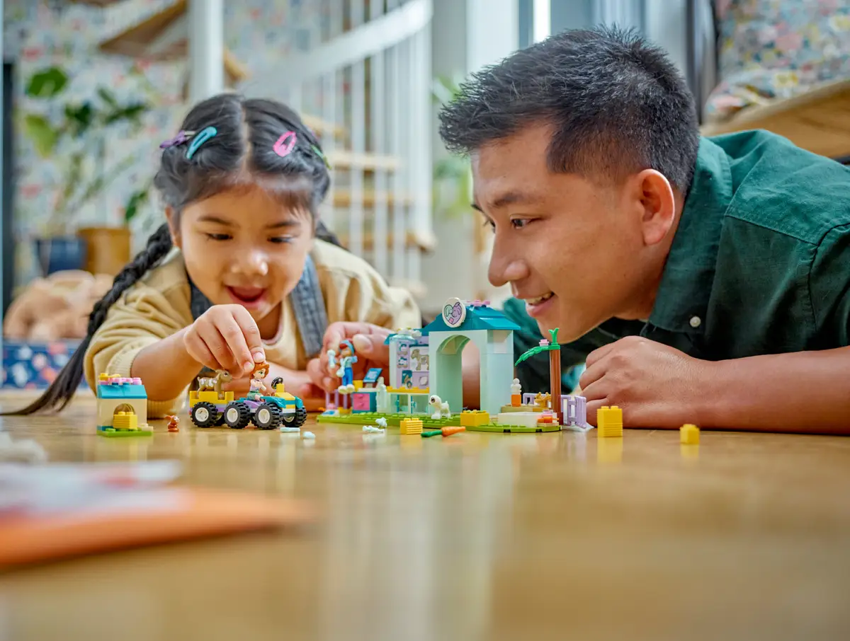 foto Stavebnice LEGO LEGO Friends 42632 Veterinární klinika pro zvířátka z farmy