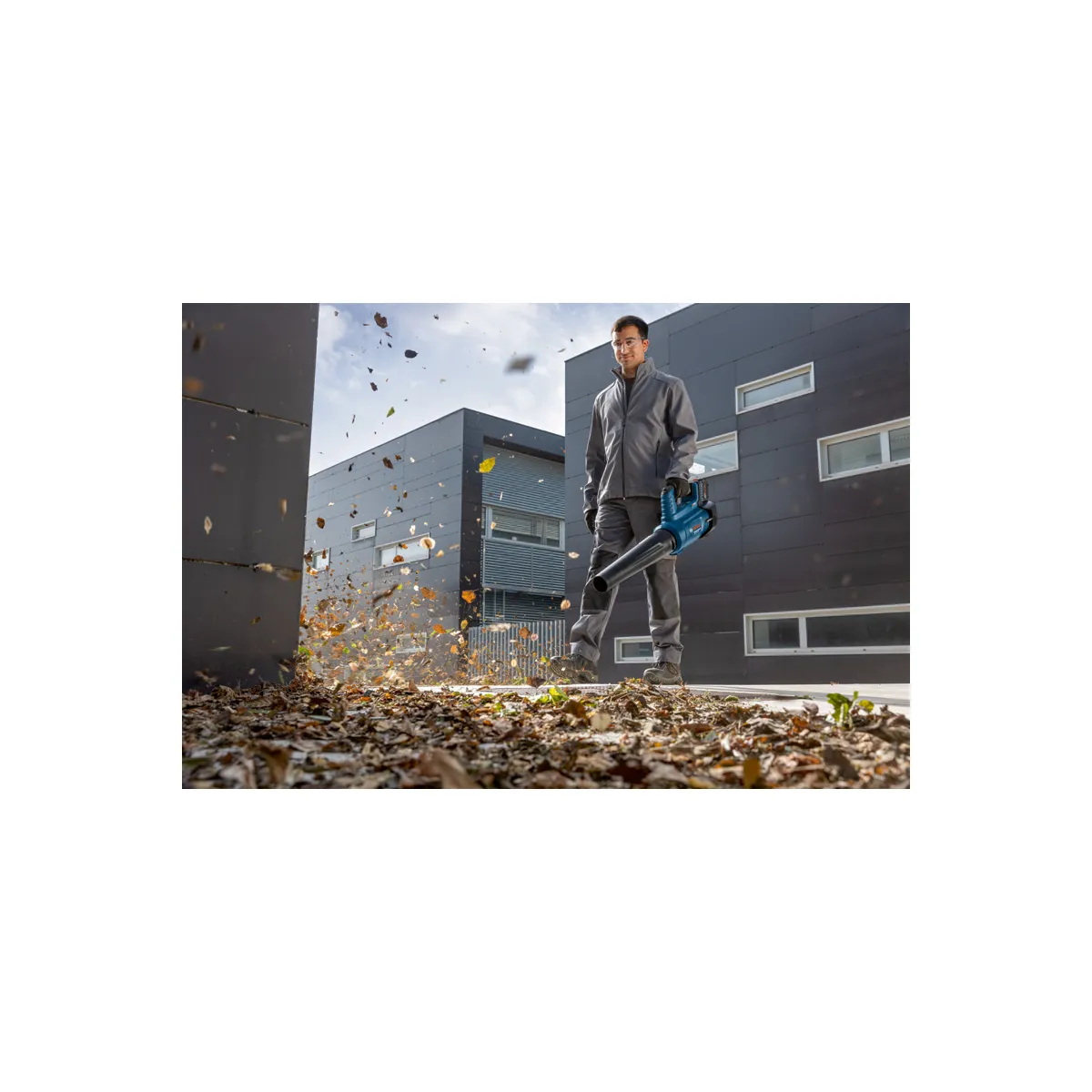 Akumulátorový foukač Professional GBL 18V-750