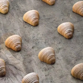 Kuchyňská sůl Silikonový forma na chuťovky 30 kusů, mušle, 45x43,5x22 mm, 20 ml, 400x300 mm - PX4378S | PAVONI, Sfogliatella