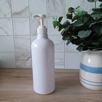 Bílý dávkovač 1 000 ml