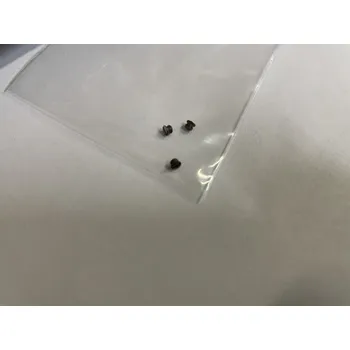 Příslušenství k šicímu stroji šroubek cívkového pouzdra Lucznik