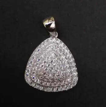 Přívěsek Srdce trojúhelníkové - přívěsek ze stříbra vykládaný umělými mikrozirkony