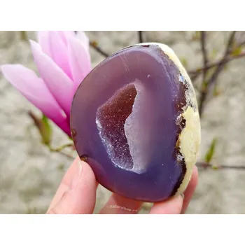 Přírodní kámen Geoda s dutinkou z achátu 194g (Brazílie)