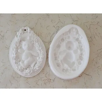 Silikonová forma - Ovál medvěd reliéf - 75 x 105 x 12 mm