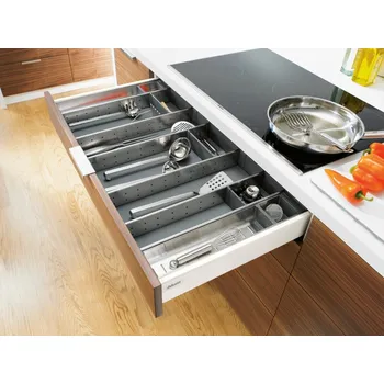 Nábytkové kování BLUM Zásuvka Antaro, délka 300 mm, nosnost 30 kg - barva bílá Výška zásuvky [mm]: Výška zad "M" ( 98,5 )